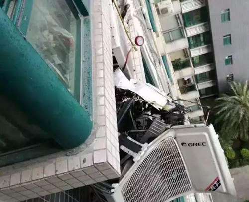 格力R32空调爆炸现场